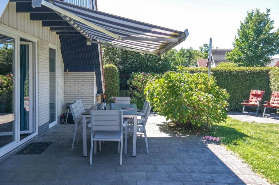 Entire house - 6 pers Modern holiday home Claudia with private fenced garden Vacation rental in Anjum