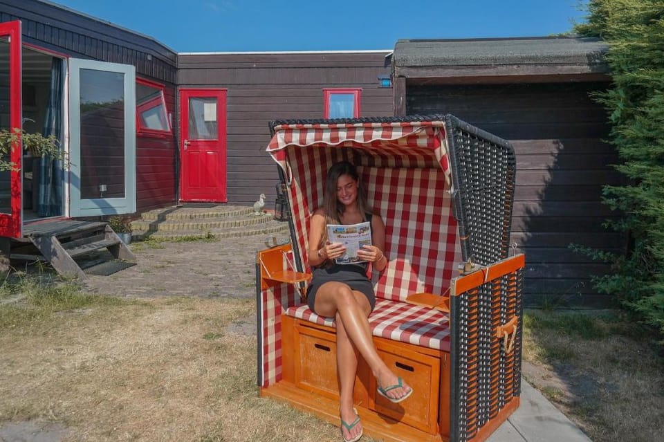 Entire house - 4 pers holiday home Gaby with own fishing spot and fenced garden Vacation rental in Anjum
