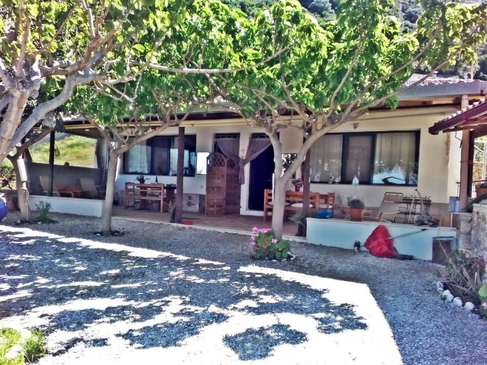 Entire house - 2 annexed apartments -Private place to swim-large terrace- Unlimited view Vacation rental in Crete