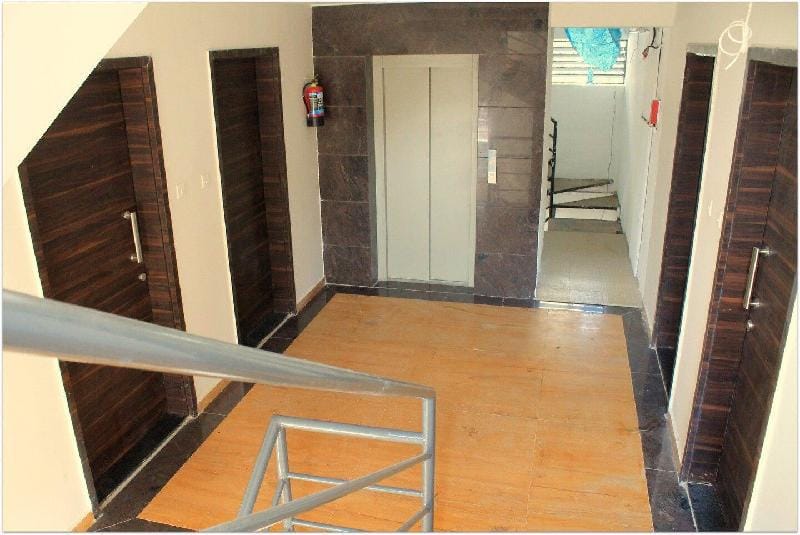 Sanitized 2bhk exclusive AC+TV+Bf+wfi@kharadi,pune Apartment in Pune