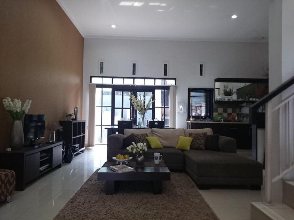 Villa Padasuka Raisa Villa in Bandung