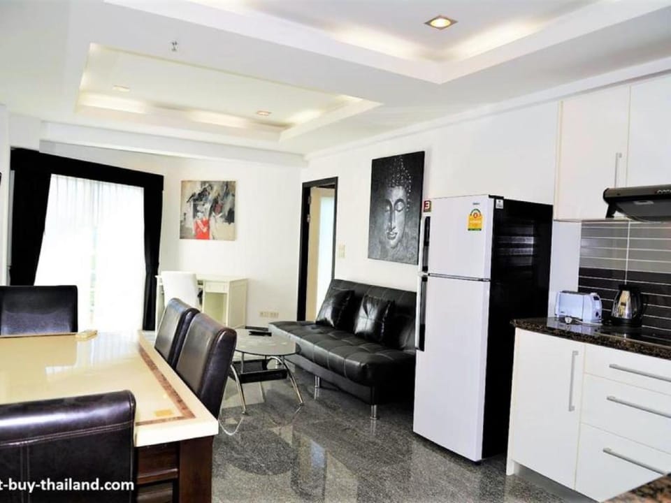 Jacuzzi beach front apartment with Sea view Jomtien beach condo S1 Apartment in Pattaya City