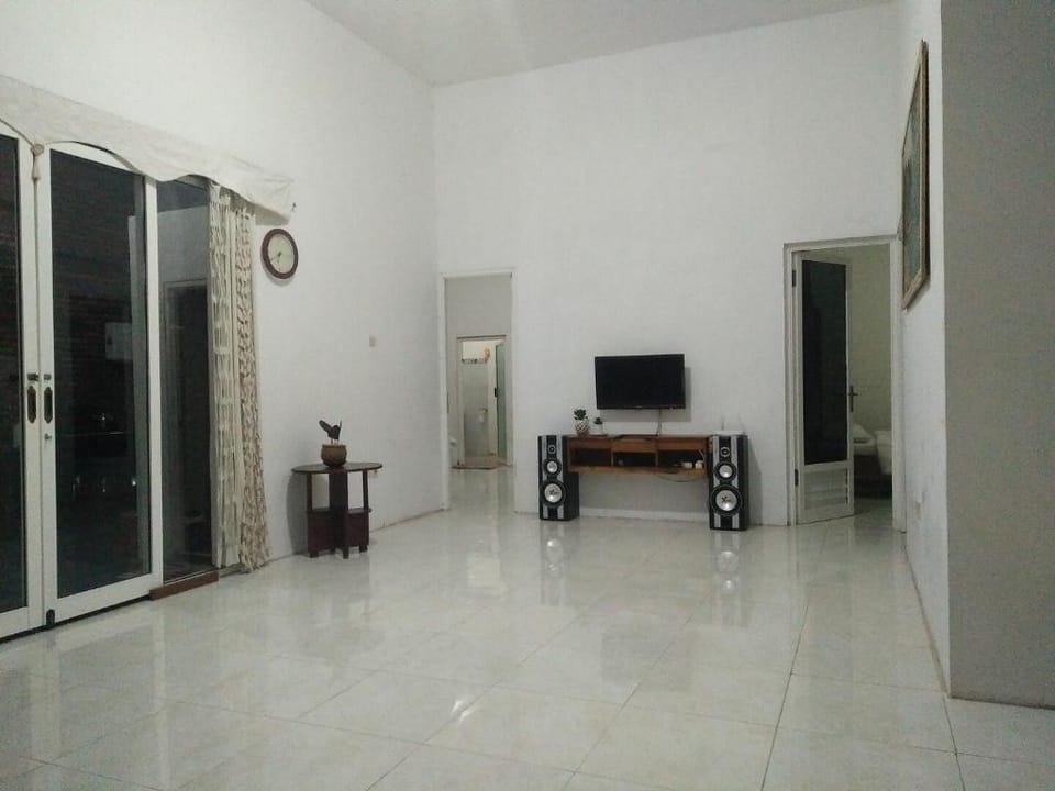 Susi Homestay Vacation rental in Batu