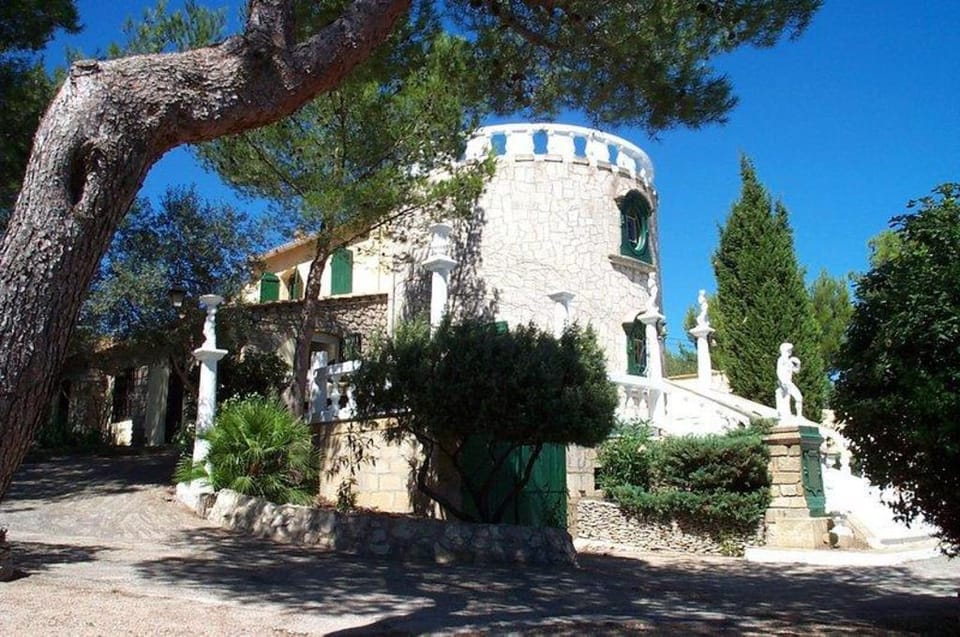 Villa with pool in Provence -Villa Romantique sleeps up to 124 in optional gite Villa in Provence-Alpes-Côte d'Azur
