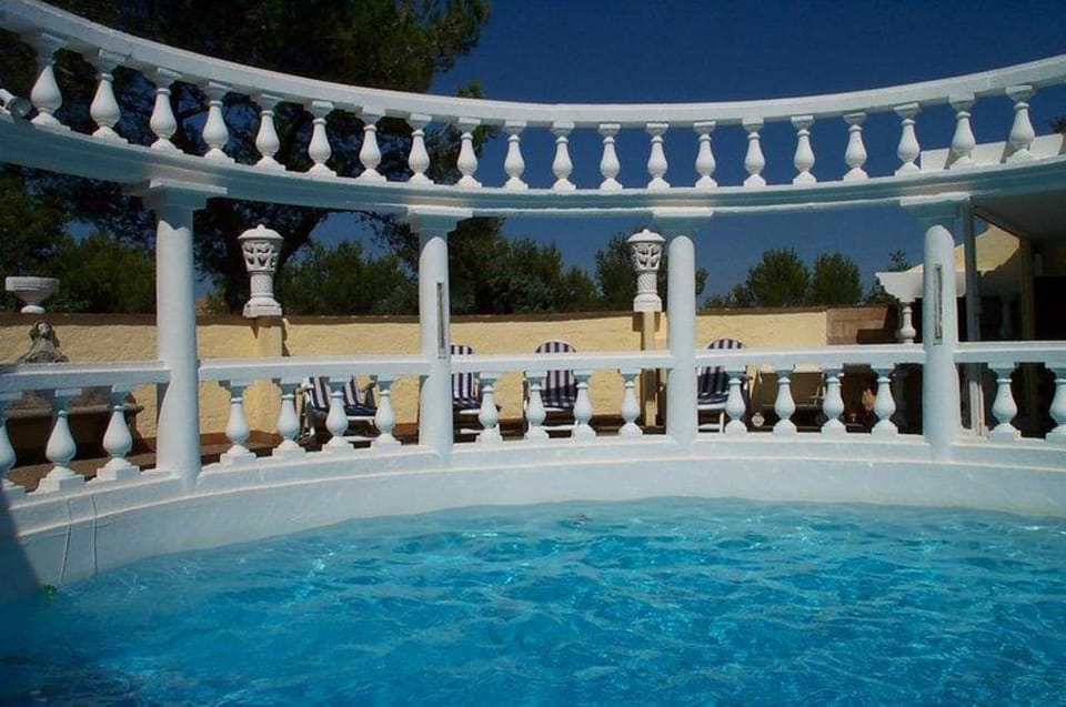 Villa with pool in Provence -Villa Romantique sleeps up to 124 in optional gite Villa in Provence-Alpes-Côte d'Azur
