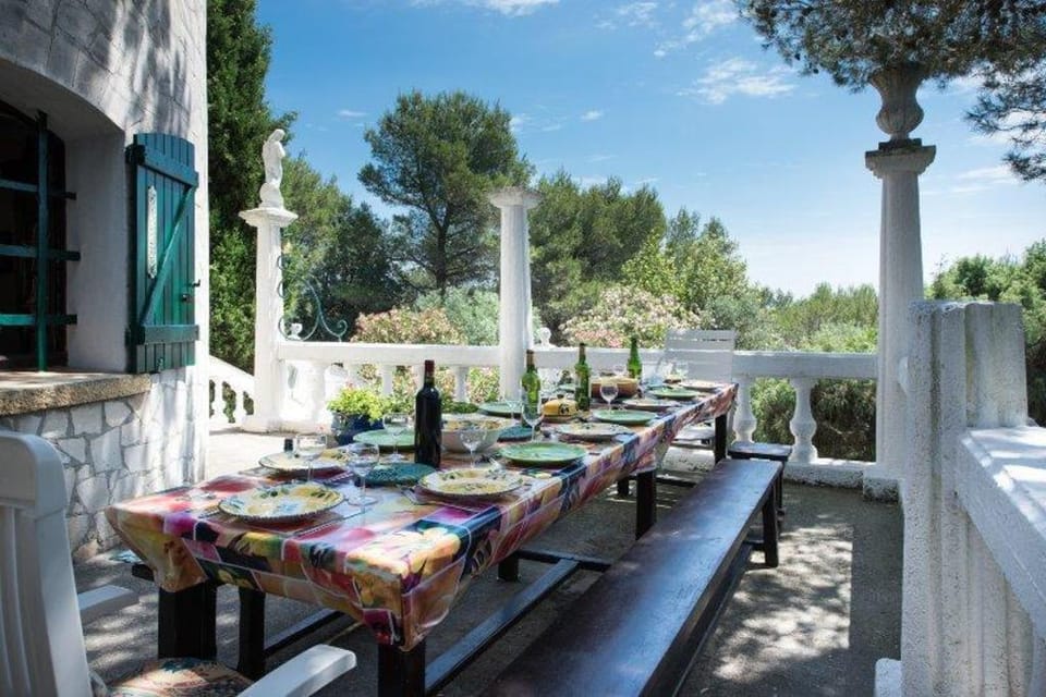 Villa with pool in Provence -Villa Romantique sleeps up to 124 in optional gite Villa in Provence-Alpes-Côte d'Azur
