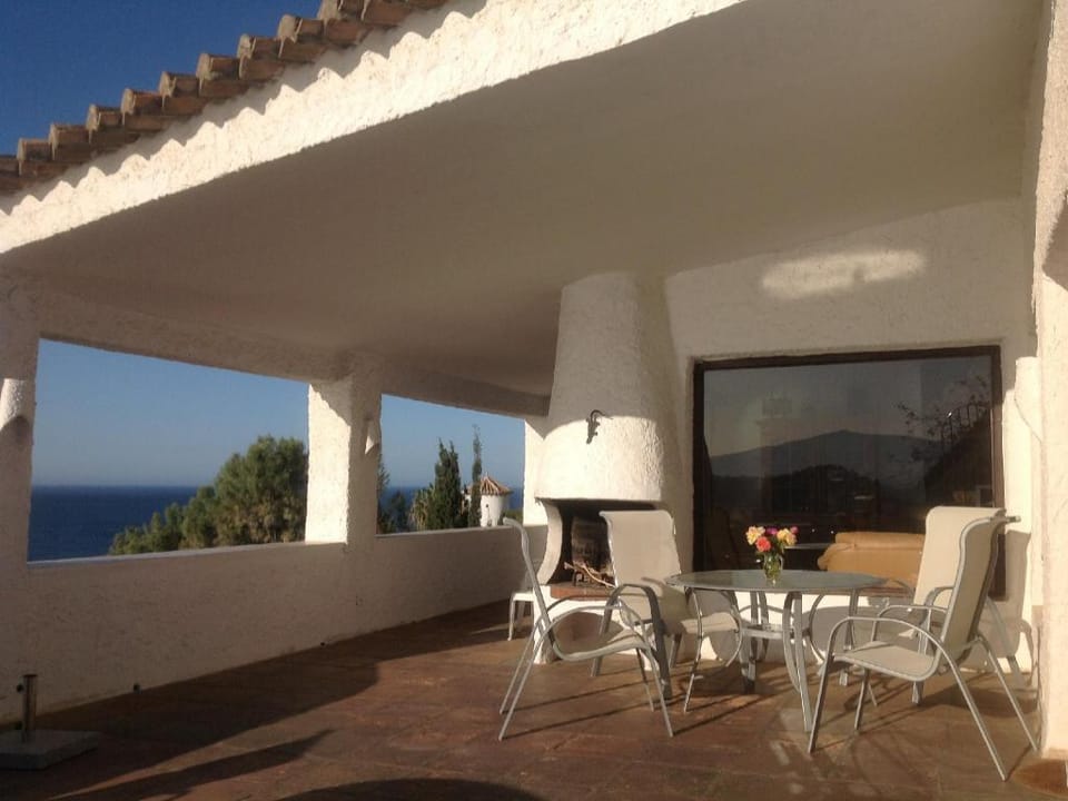 Exceptional location - one of the most sought after locations in Costa Tropical Villa in Costa Tropical