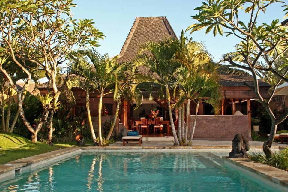 Entire  3 BR Private Pool Villa #YN33 Villa in Kuta