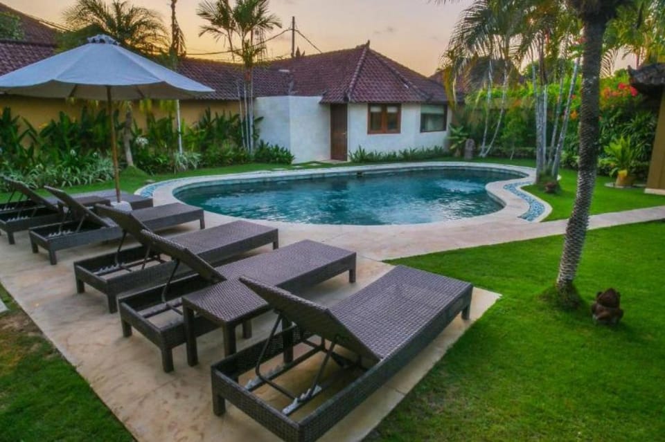 Luxury 4 BR Private Pool Villa #YN30 Villa in Kuta