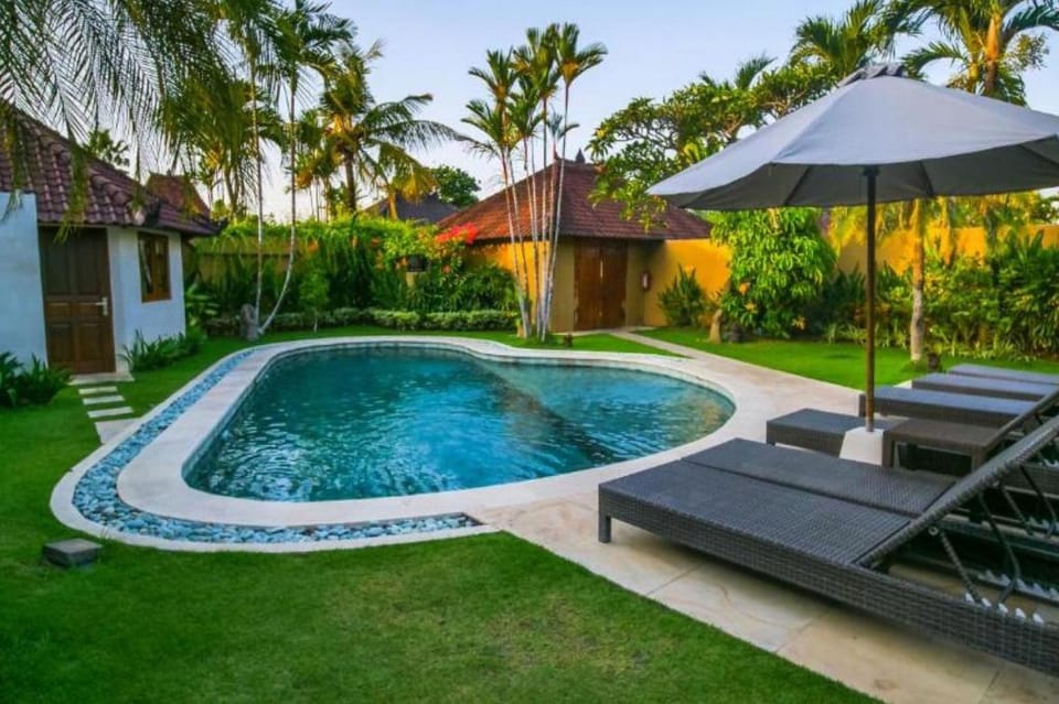 Luxury 4 BR Private Pool Villa #YN30 Villa in Kuta