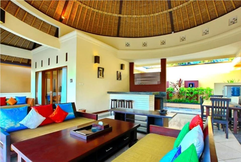 Entire 3 BR Pool Villa #YN20 Villa in Bali