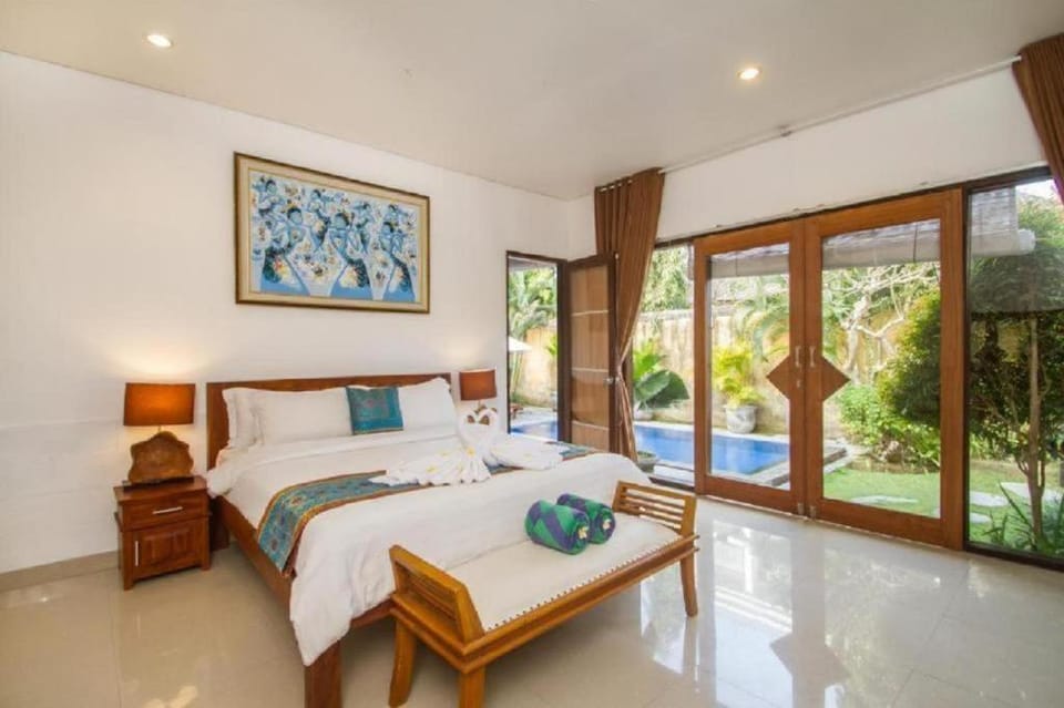 Cozy Deluxe shere Pool SU68 Villa in North Kuta