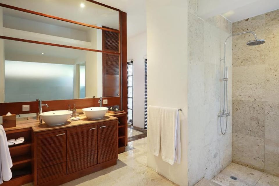 Entire One Bedroom Private Pool Villa #Z23 Villa in Kuta