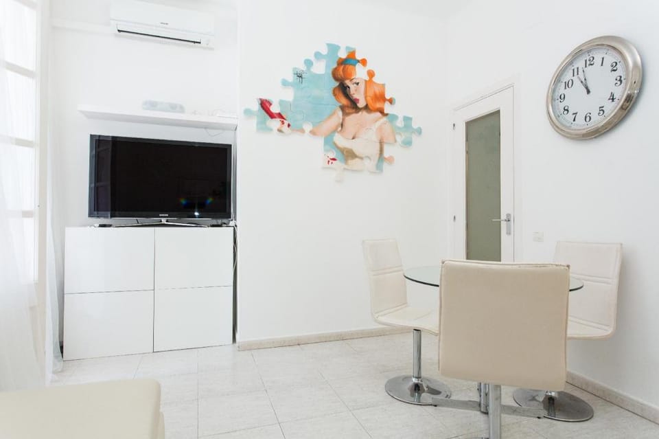 Apart En El Centro Con Terraza Le Blanc Apartment in Sitges