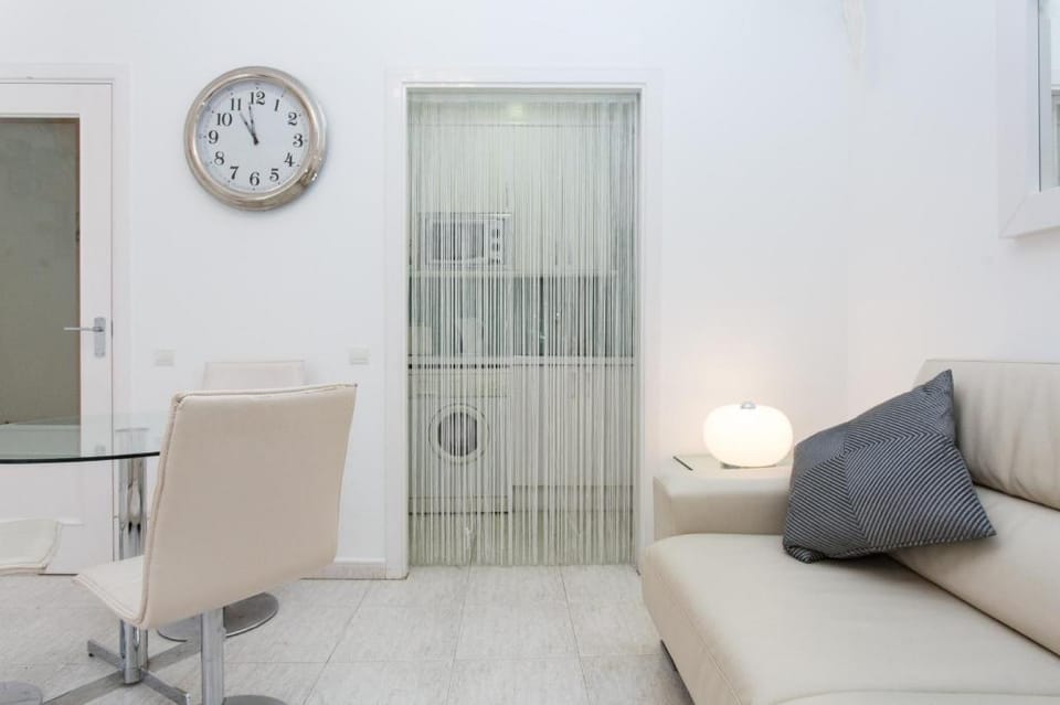 Apart En El Centro Con Terraza Le Blanc Apartment in Sitges