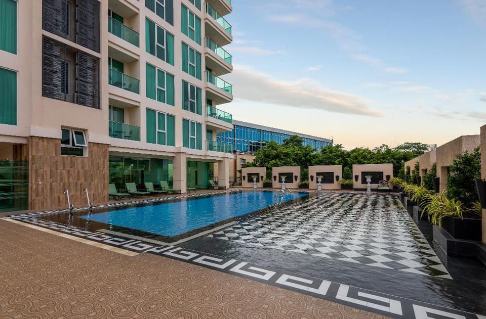 Rare 270° Sea View High Floor Balcony ★ Fast WIFI Apartment in Pattaya City