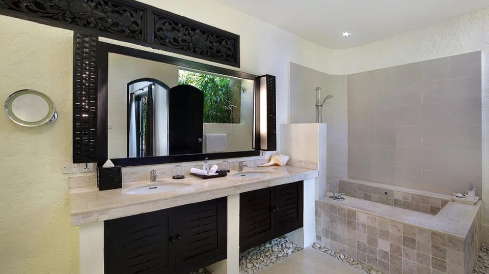 3BR Unwind Luxury Private Pool Villa in Kuta