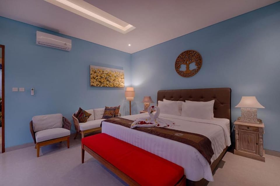 Entire 2 Bedroom Private  Pool Villa #LZ2 Villa in North Kuta