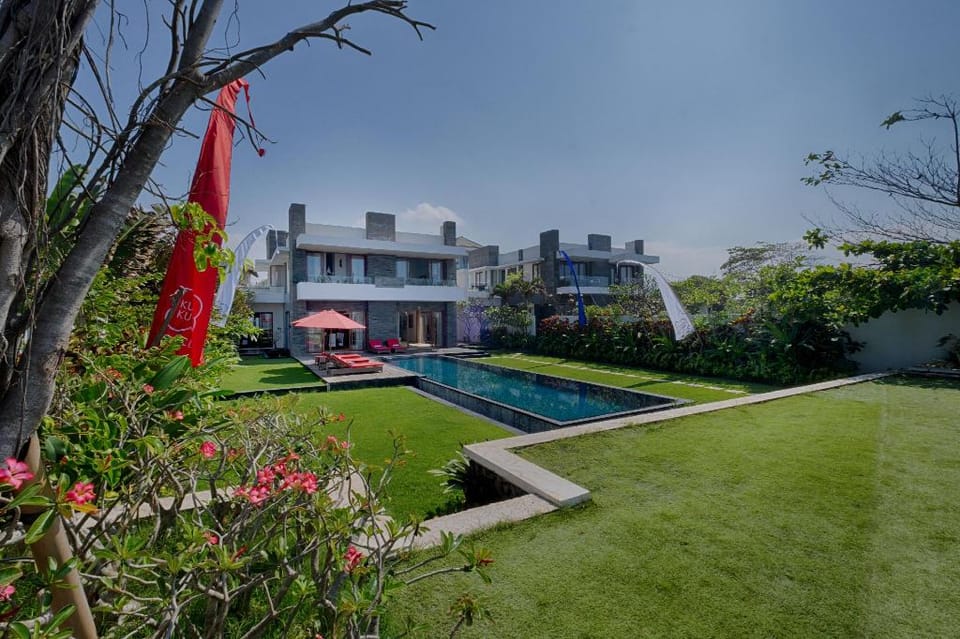 Cozy 5 BR Pool Villa Beachfront #Z47 Villa in Blahbatuh