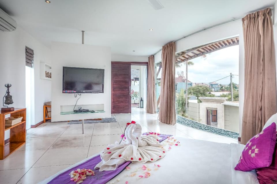Elegant 3 BR Private Pool Villa Y040A Villa in North Kuta