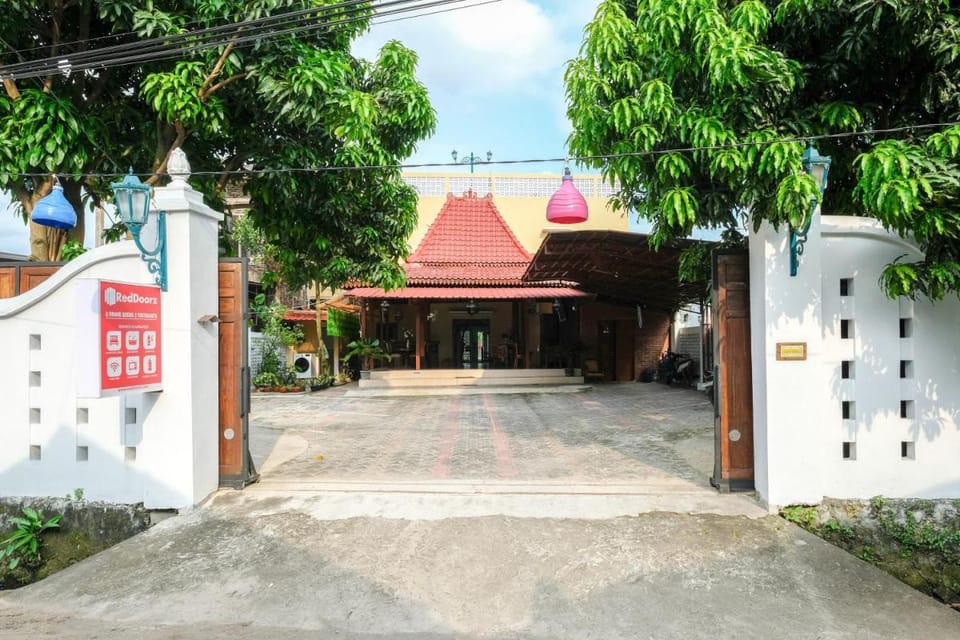 RedDoorz Syariah at Omahe Qoema 3 Yogyakarta Bed and Breakfast in Yogyakarta