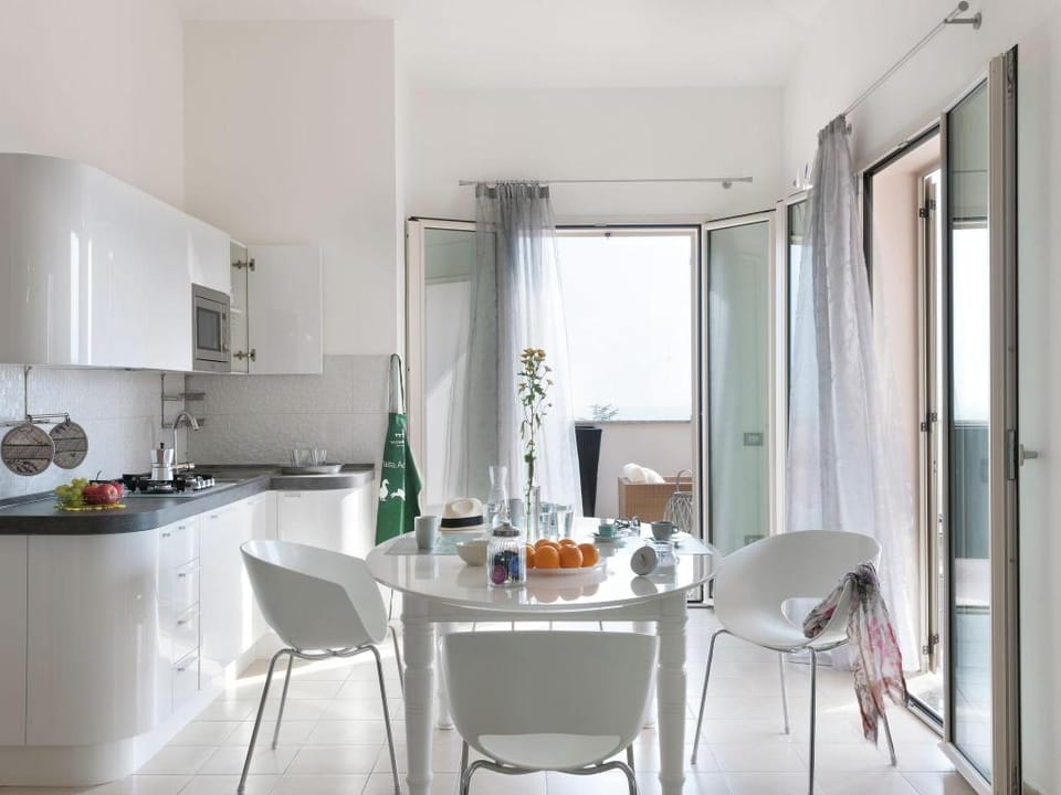 Hillside Comfort in Tavullia Apartment in Marche