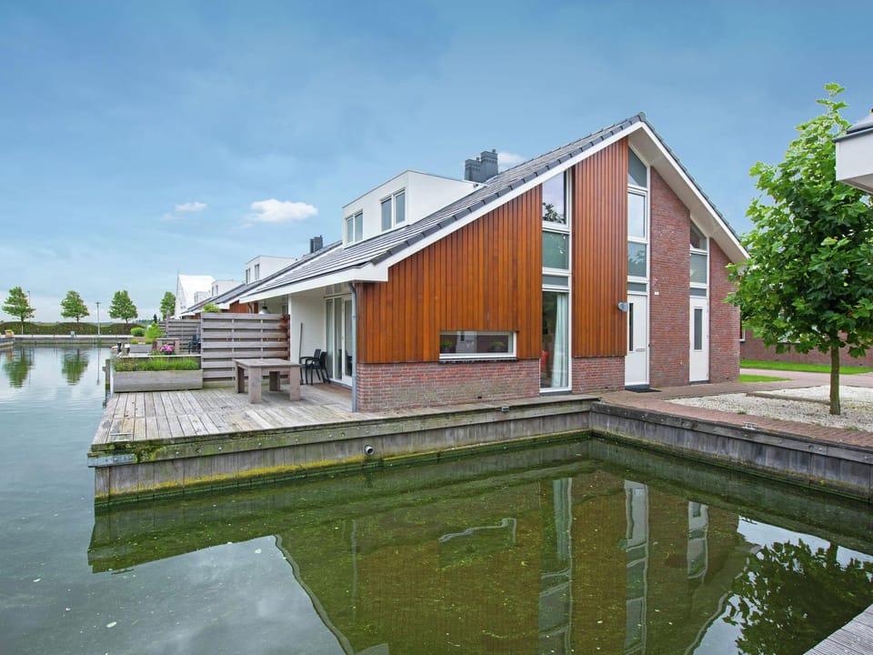 Houseboat in Waterpark with Private Dock Vacation rental in North Holland (province)
