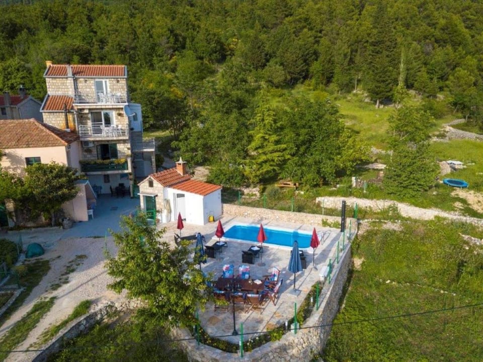 Villa in Tučepi with Pool near Seabeach Villa in Tučepi