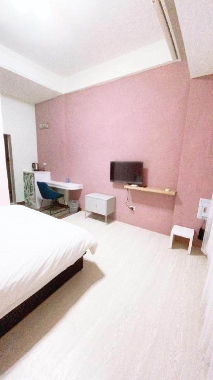 Qinghai B&B 晴海民宿 友愛201 二房人房  免費停停車 Vacation rental in Kaohsiung