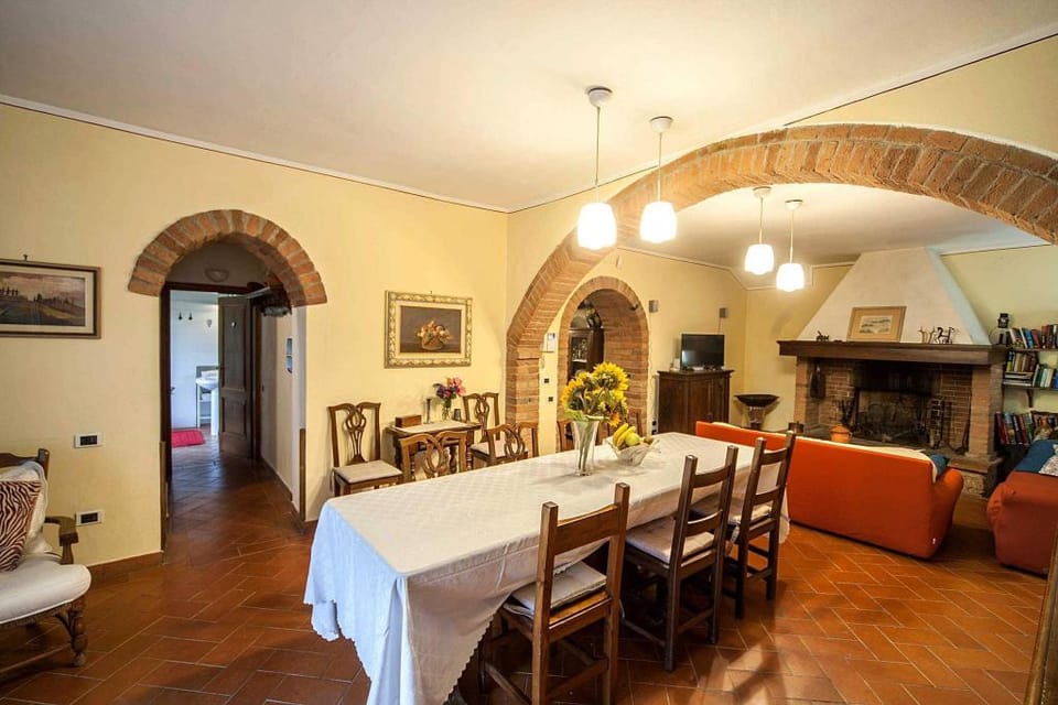Panoramic Farmvilla In Tuscany Hotel in Tuscany