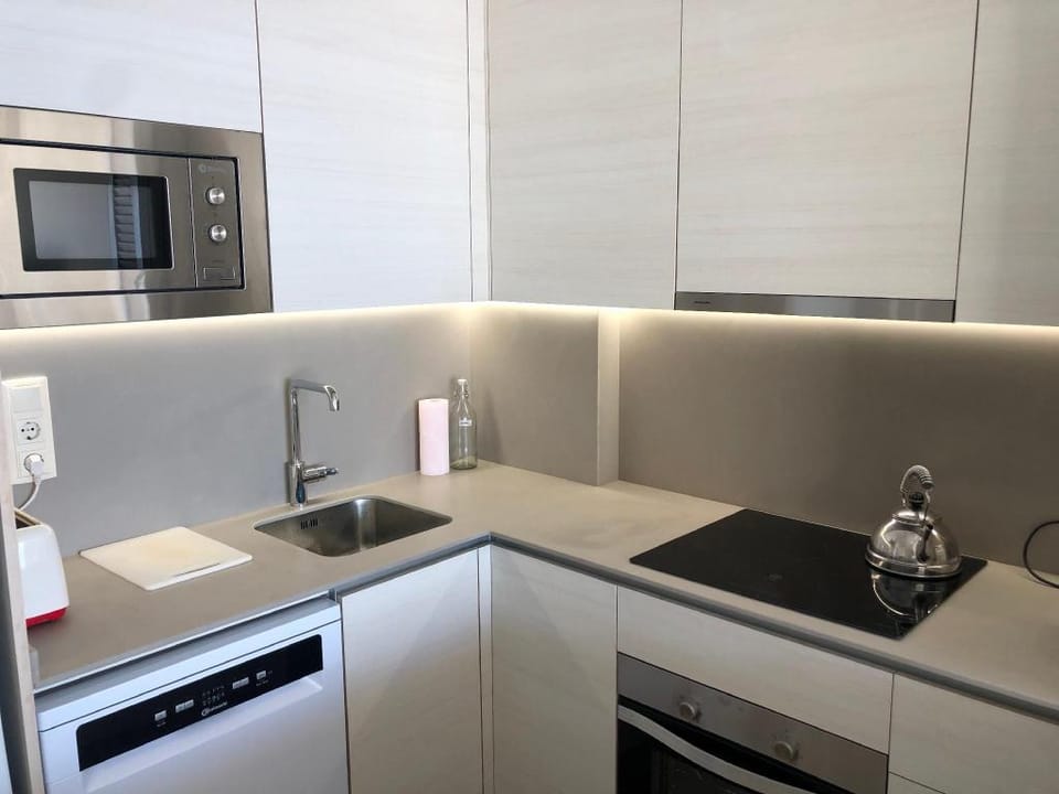 Steps To Sand Pad N Barcelona 3 Room 2 Bath Pkng Apartment in Maresme