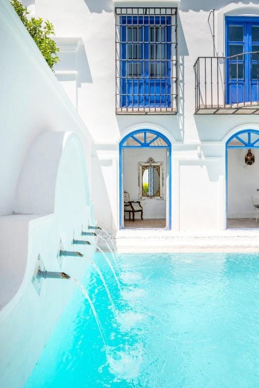 The Pearl 5 bedroom Villa, half a mile from beach! Villa in Marbella