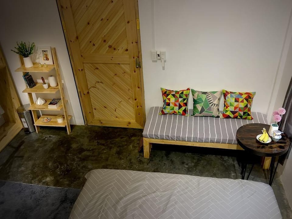 Stylish room with garden and pool (Palm-leaf room) Villa in Laos