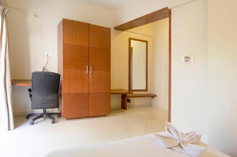 Sanitized Stay,  1bhk Studio Apartment+Breakfast. Vacation rental in Pune