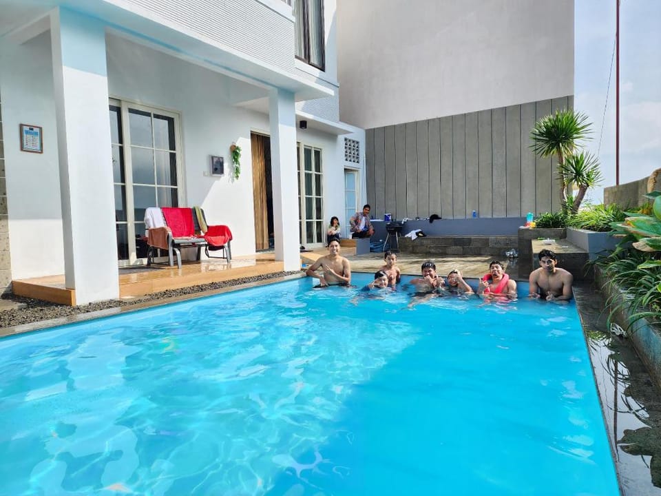 Kayana Pinus Villa Batu Villa in Batu