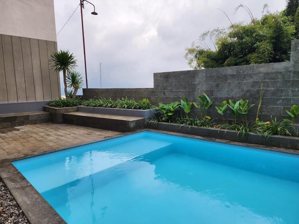 Kayana Pinus Villa Batu Villa in Batu