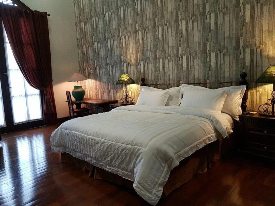 Guest House The Castle Vacation rental in Indonesia