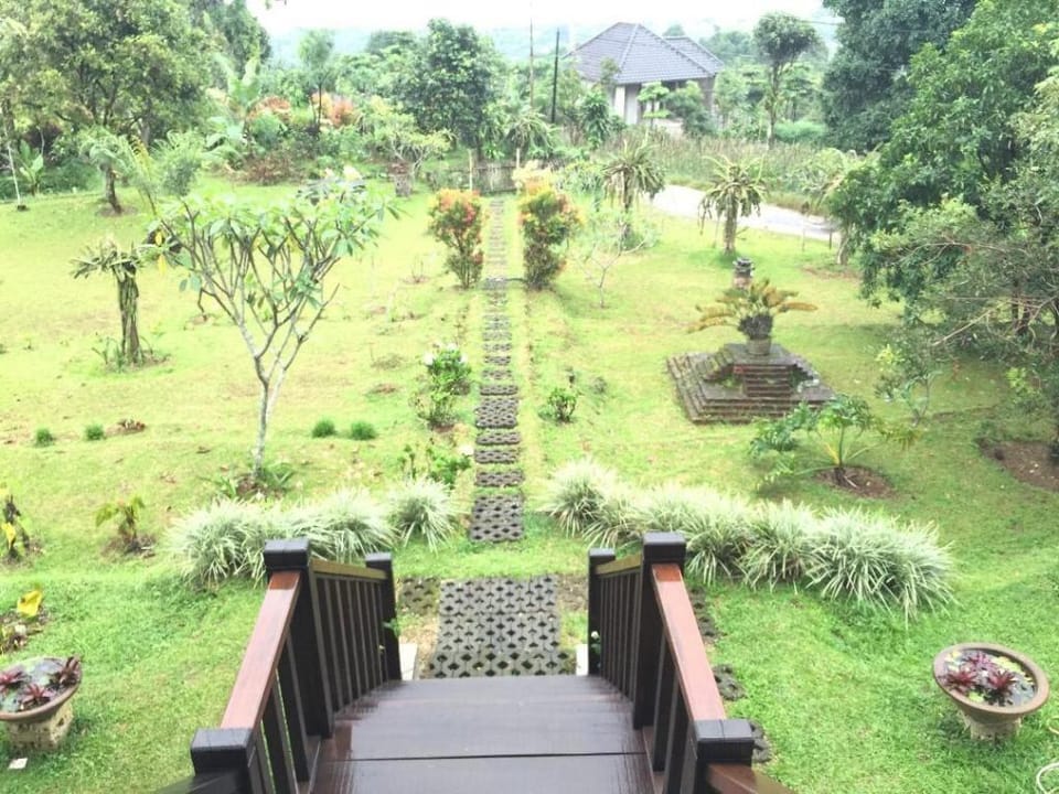 VILLA DIANTIE (BALCONY) Villa in West Java