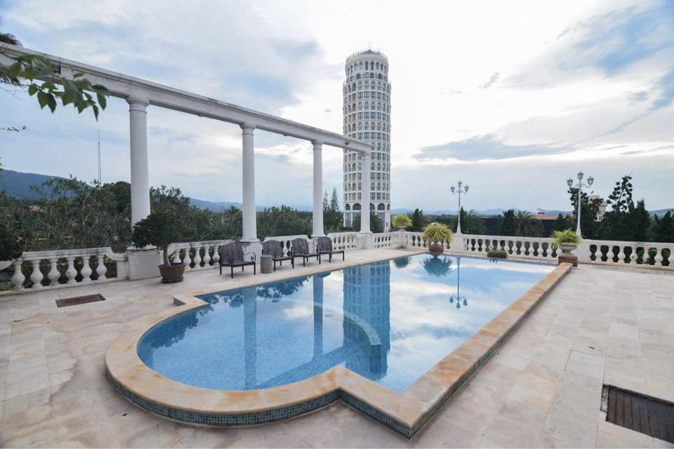 The Eyrie Khaoyai-Entire House-10people Villa in Laos