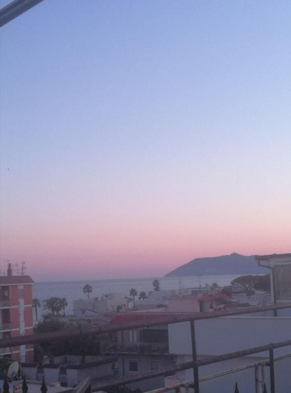 Cosy apartment in the city centre with sea view Apartment in Terracina