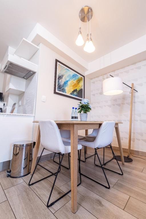 Elegant, upmarket apartment. Wifi, Pool, Gym! Apartment in Pretoria