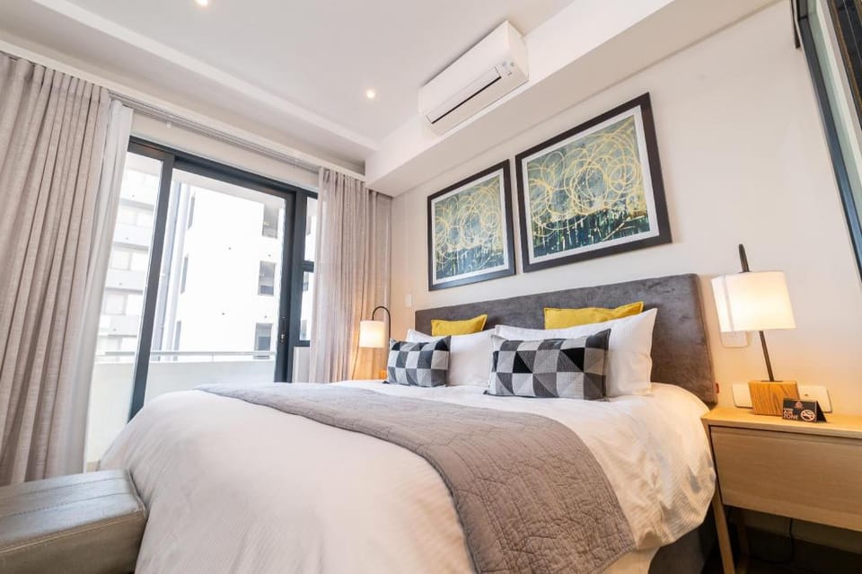 Incredible one bedroom, Wifi, Pool Apartment in Pretoria