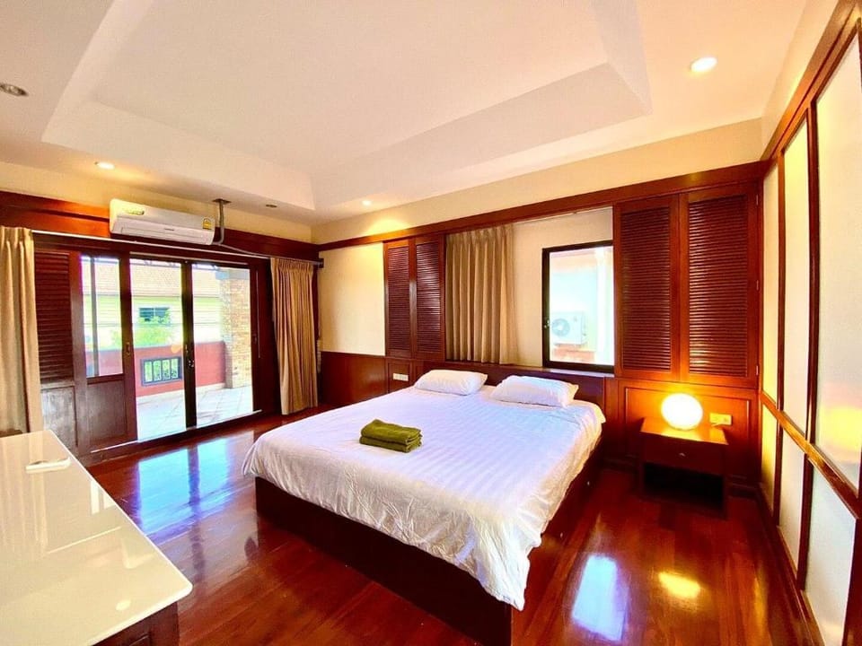 jomtien beach 1km,private pool Villa,5BR,10-16ppl Villa in Pattaya City