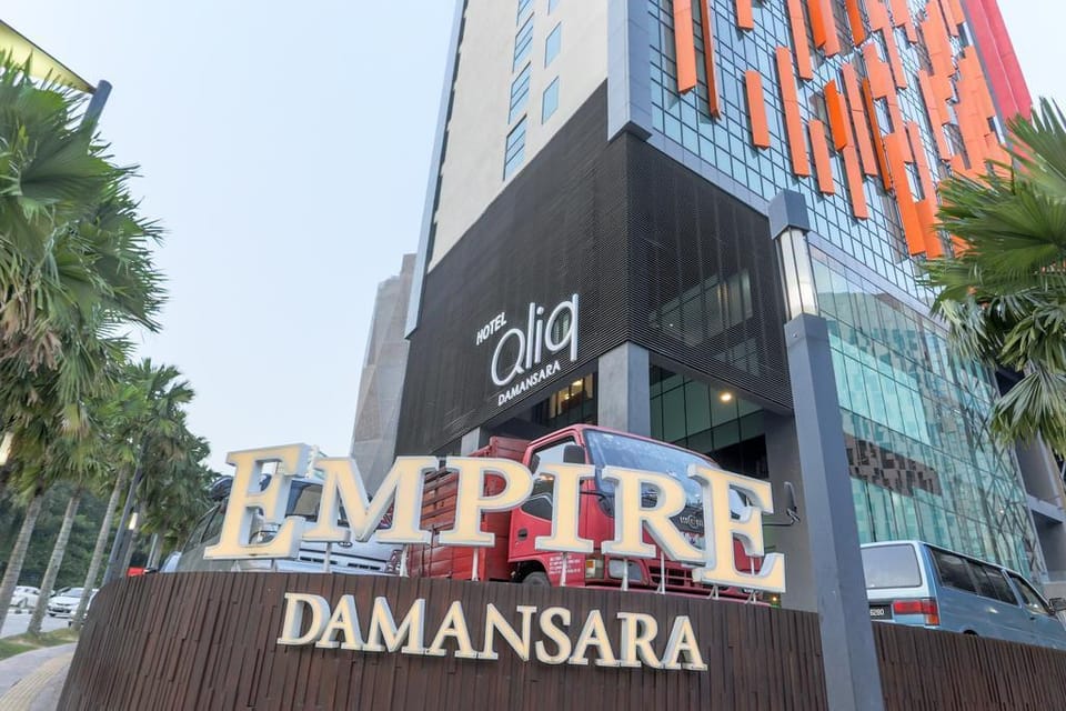 Seven Studio 5 @ Empire Damansara - Netflix & WiFi Apartment in Petaling Jaya