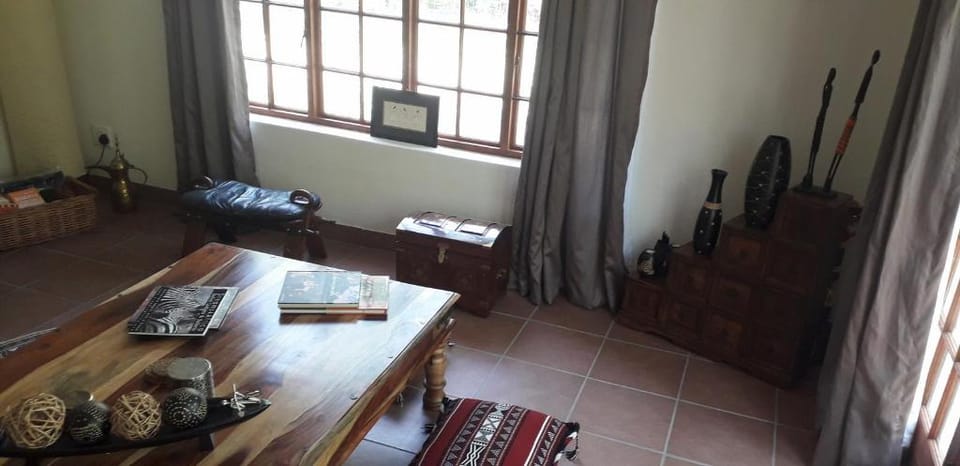 Lovely holiday home for a large family or friends bordering Kruger National Park Vacation rental in South Africa