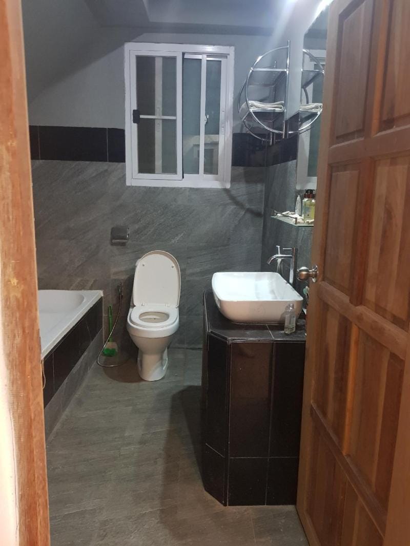 Jatujak Double Fan 03-06 Share bathroom Apartment in Bangkok