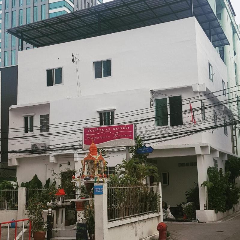 Jatujak Double Fan 03-06 Share bathroom Apartment in Bangkok