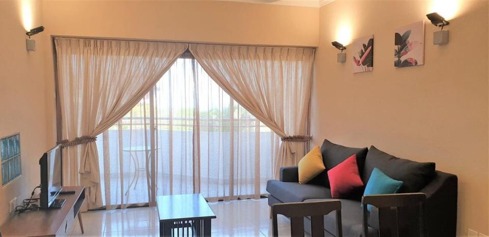 Deluxe PoolView Beach Batu Ferringhi 2 Rooms - 502 Apartment in Batu Ferringhi, Penang, Malaysia
