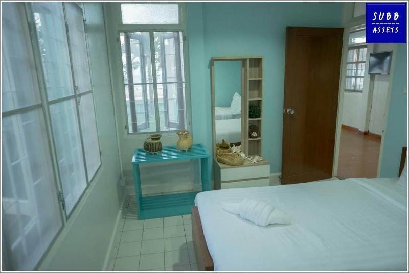 Beachfront Home for 10 Persons | HuaHin Beach Vacation rental in Nong Kae