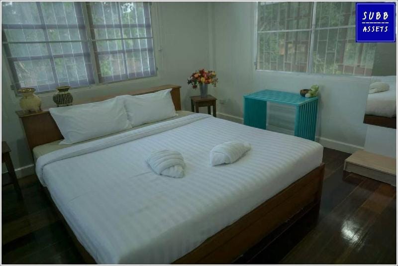 Beachfront Home for 10 Persons | HuaHin Beach Vacation rental in Nong Kae